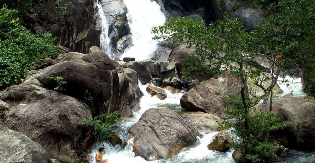 Thác Bà Bình Thuận - "Dịu dàng" giữa núi rừng hùng vỹ